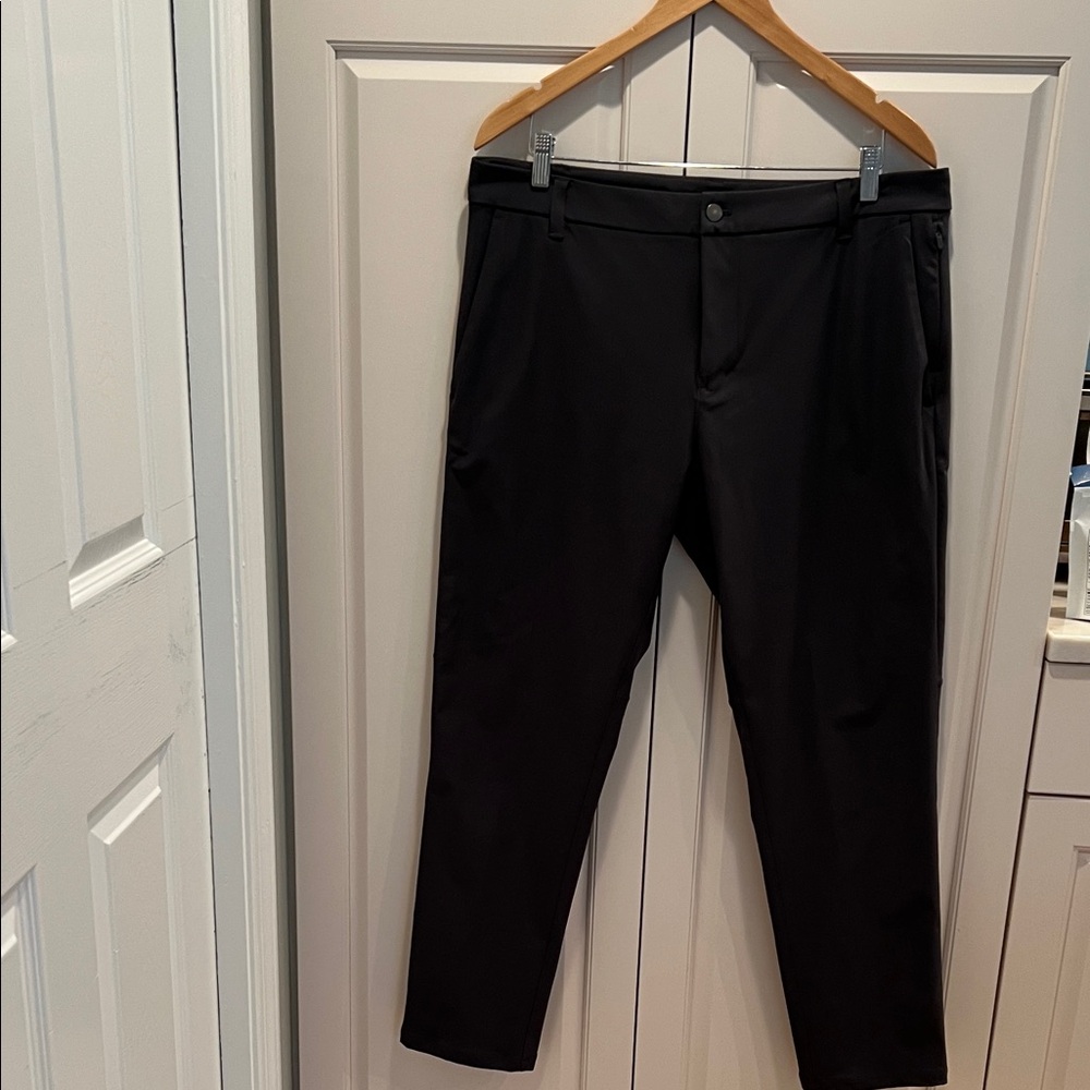 Lululemon Men's comfort dark gray five pocket Pants . NWOT. 35/29